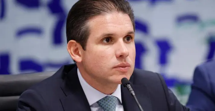 Imagem de Hugo Motta cobra celeridade da Corregedoria sobre ocupação da mesa da Câmara