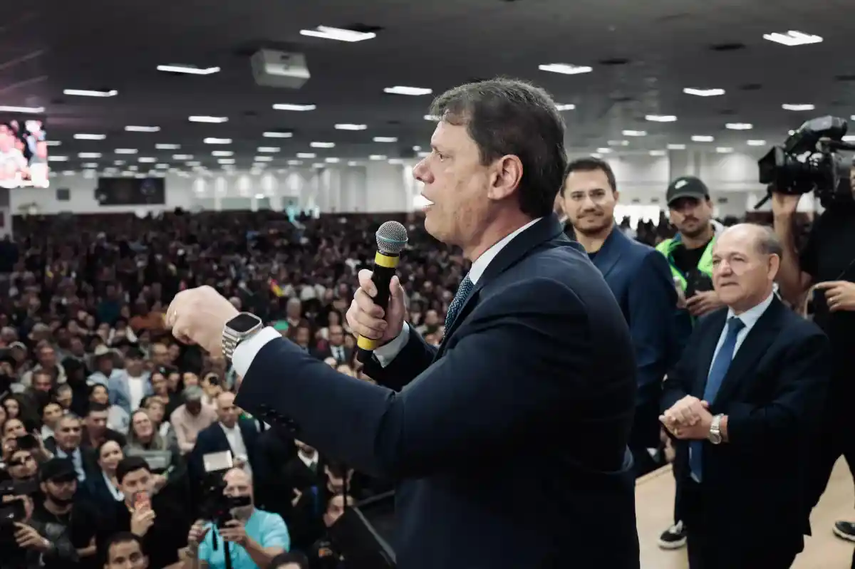 Imagem de Tarcísio manifesta apoio a André Mendonça e cobra transparência do STF