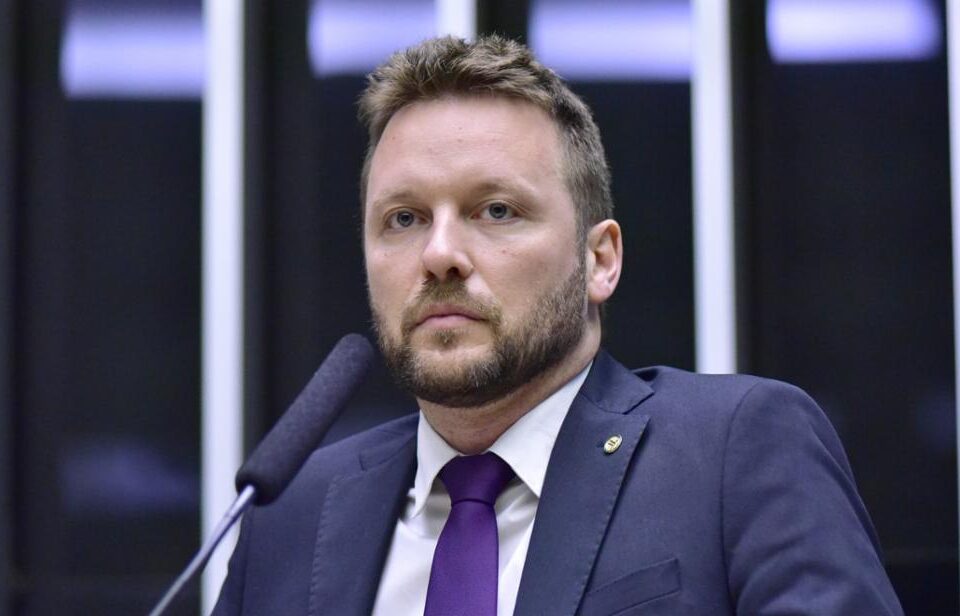 Imagem de Maurício Marcon acusa colegas de "esconderem como ratos" por não defenderem Bolsonaro e anistia