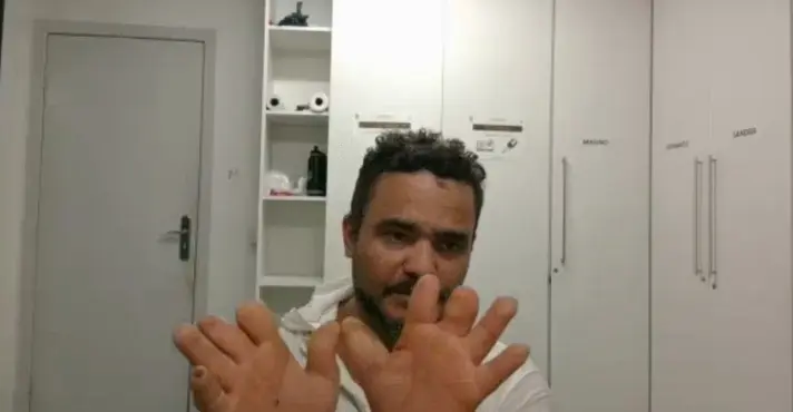 Imagem de 8 de janeiro: homem com hanseníase que vive com R$ 880 tenta afastar multa de R$ 16 mil