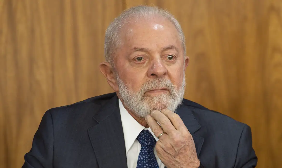 Imagem de Lula reclama de “agenda insuportável” antes de mais uma viagem internacional