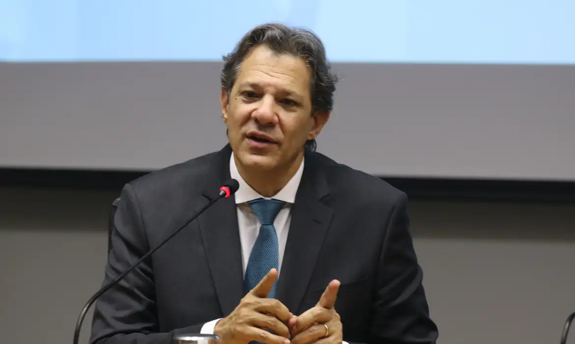 Imagem de Haddad anuncia inclusão de revisão de gastos em projeto relatado por Juscelino Filho