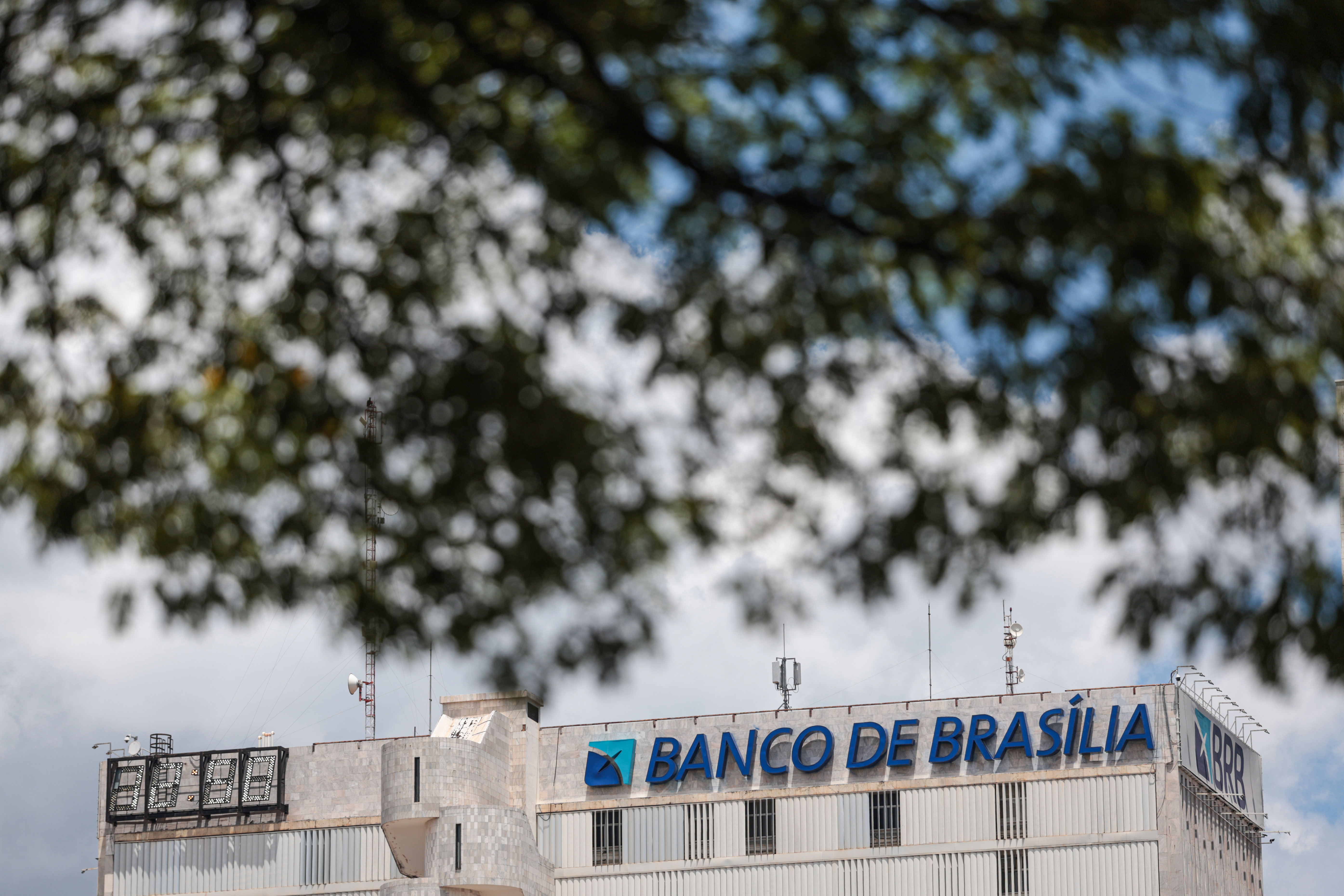 Imagem de BRB encerra negociação para vender R$ 15 bilhões em ativos do Banco Master