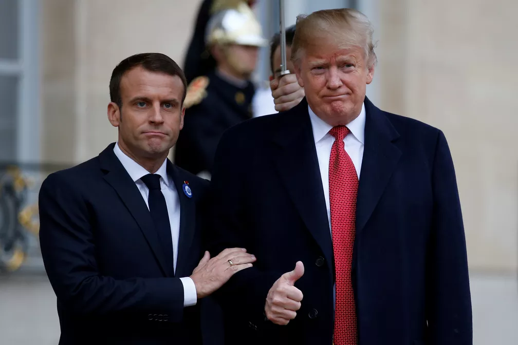 O presidente francês, Emmanuel Macron, ao lado do presidente dos Estados Unidos, Donald Trump