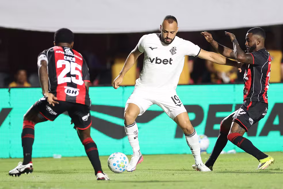 Imagem de Vitória vence Botafogo no Barradão e encerra sequência de derrotas