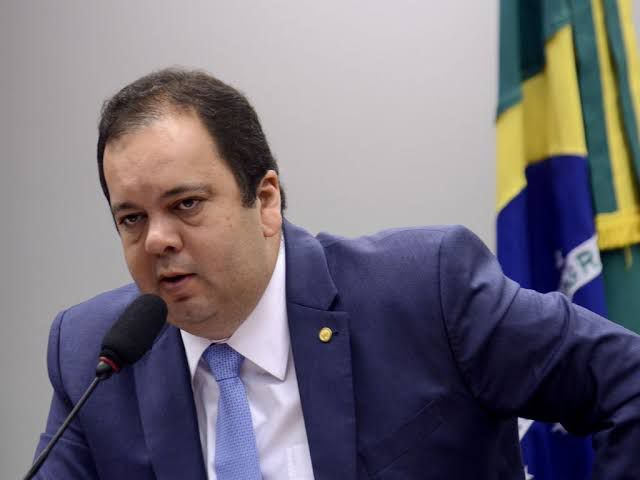 Cacique do Centrão aproveitou presença de colegas no “Gilmarpalooza” para comemorar seu aniversário em Lisboa, no fim de semana