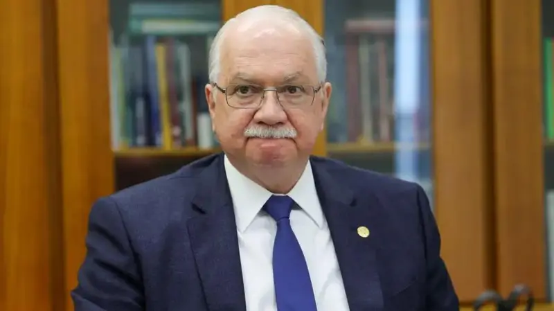 Imagem de Fachin retira pedido de Moraes para investigar Mendonça do Inquérito das Fake News