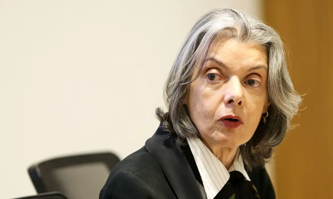 Imagem de Cármen Lúcia mantém ação travada no STF há 13 anos
