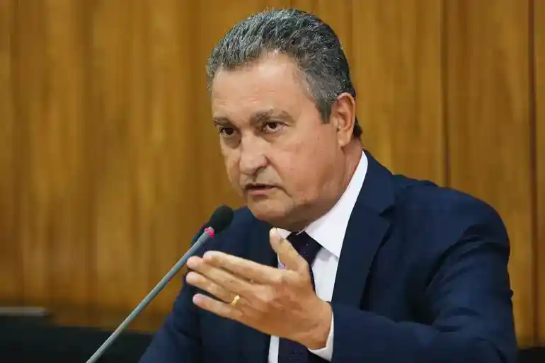 Imagem de Rui Costa admite que aumento da faixa de isenção do IR prejudica recursos públicos