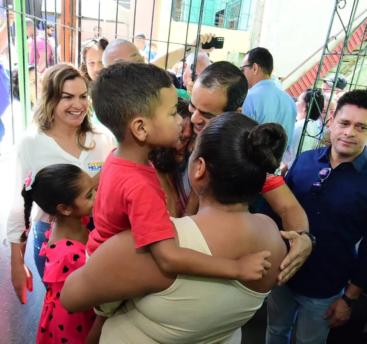Imagem de Prefeitura entrega mais 100 casas reformadas pelo Morar Melhor na Baixa de Quintas