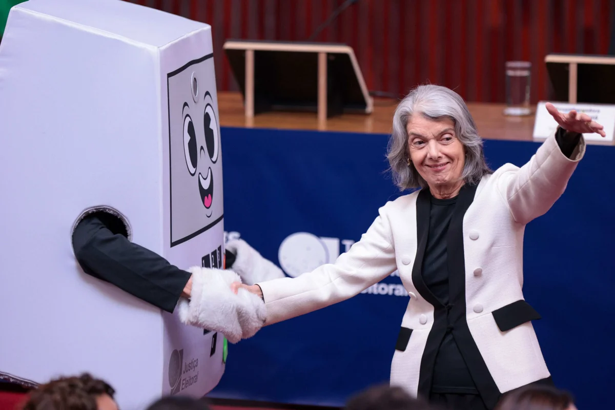 Imagem de Mascote do TSE vira alvo de críticas e memes nas redes sociais