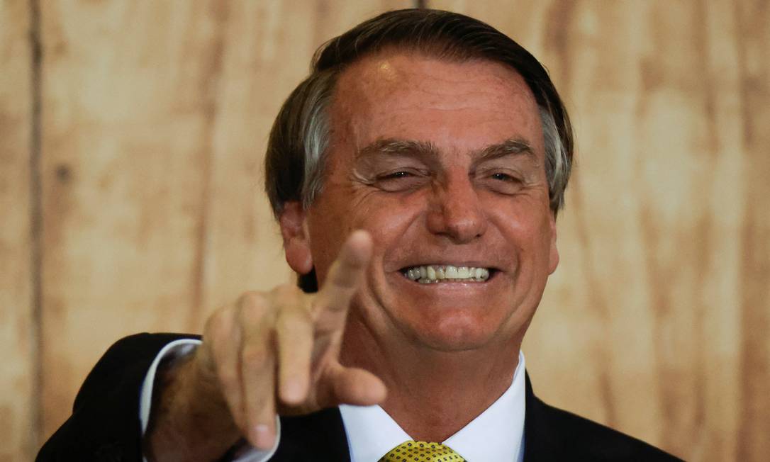 Imagem de Bolsonaro vence Lula no primeiro e no segundo turno, diz pesquisa