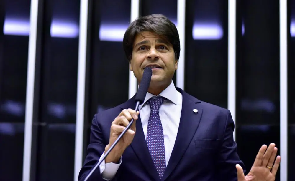 O grupo de trabalho coordenado pelo deputado federal Pedro Paulo (PSD-RJ) apresentou em 2 de outubro as 3 propostas (uma PEC, um PL e um PLP) para reformular as regras para o funcionalismo público