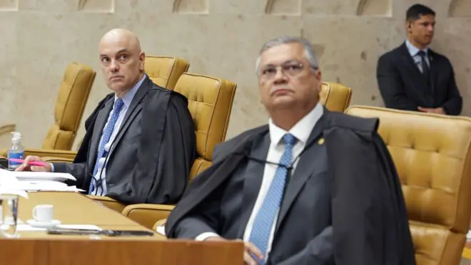 Imagem de Dino e Moraes defendem distinção entre jornalismo profissional e atuação de blogueiros