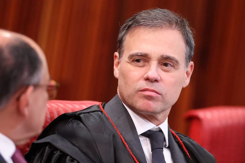 Imagem de Relatório da PF aponta que Mendonça via risco em proximidade de Andrei Rodrigues com Lula