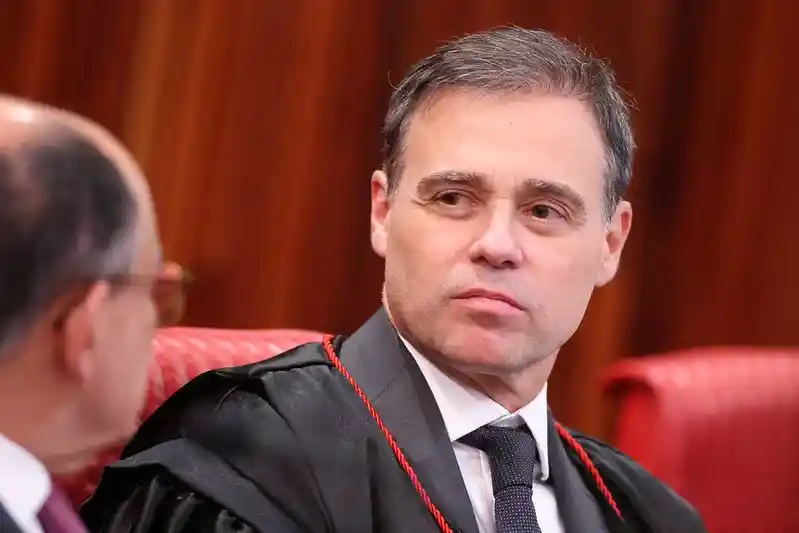 Imagem de Relatório da PF aponta que Mendonça via risco em proximidade de Andrei Rodrigues com Lula