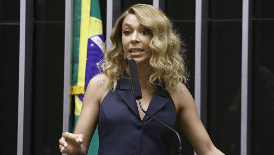 Imagem de Com salário superior a R$ 40 mil, Erika Hilton declara patrimônio de R$ 15,9 mil