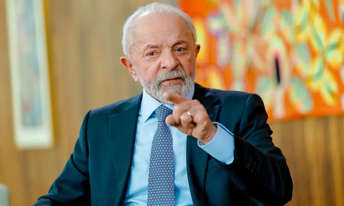 Imagem de Lula provoca EUA e ameaça usar minérios estratégicos como moeda de troca contra tarifa de Trump