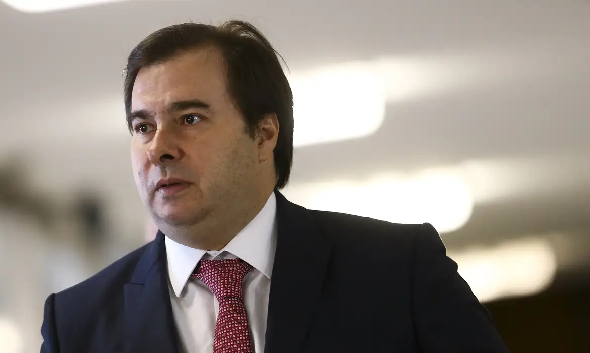 Imagem de Rodrigo Maia critica sanções dos EUA contra Moraes e diz que medida “passou do objetivo” da Lei Magnitsky