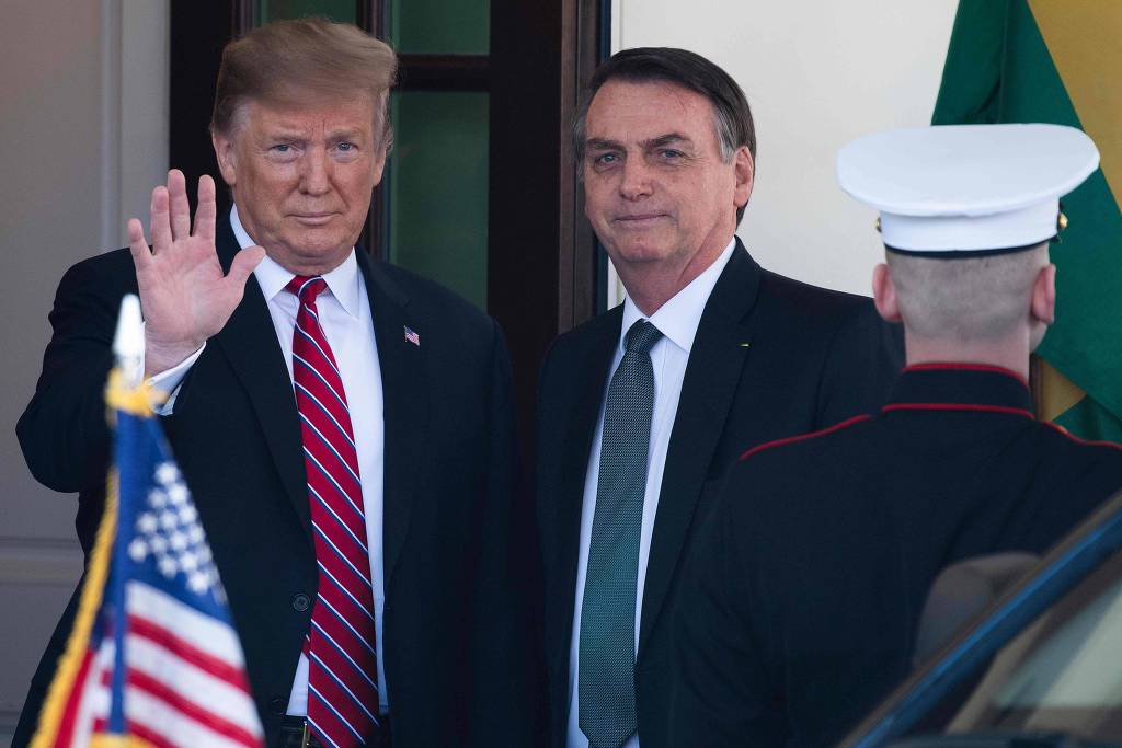 Imagem de Bolsonaro diz ser “apaixonado” por Trump e fala em planos conjuntos para o Brasil