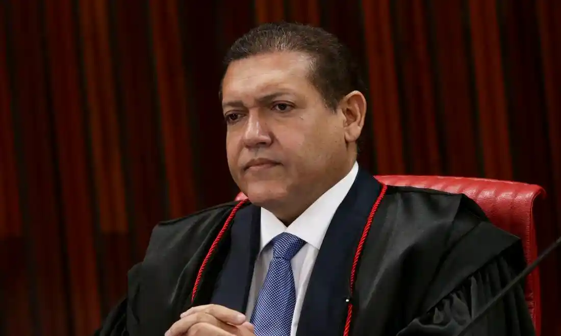Imagem de TSE e AGU anunciam acordo para estabelecer regras sobre uso de inteligência artificial nas eleições