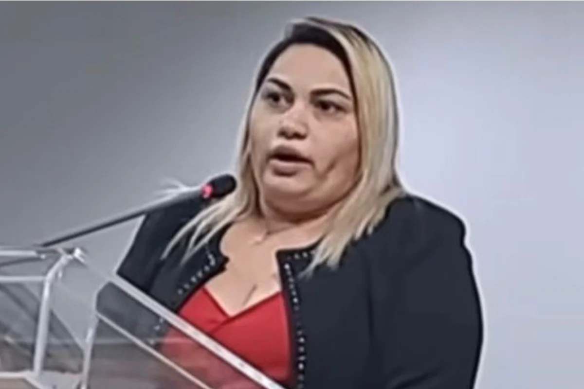 Imagem de “Dama do Tráfico” deixa prisão após menos de seis meses e Justiça autoriza volta para casa com tornozeleira