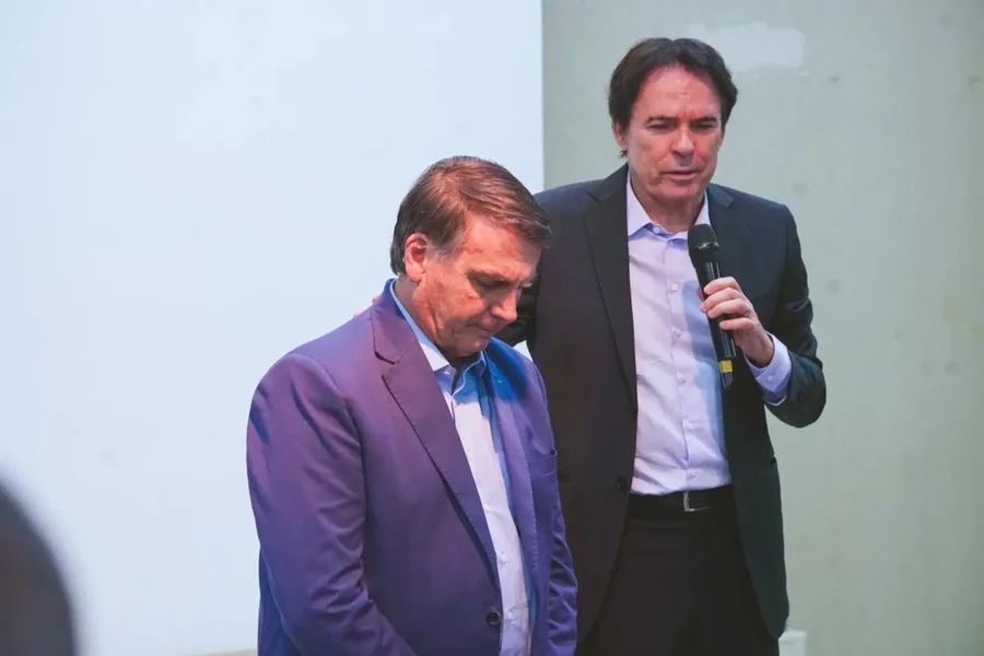 Imagem de Bolsonaro relata tontura durante visita pastoral na Papudinha