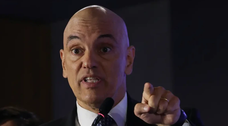 Imagem de Moraes adia decisão e concede 15 dias à PGR antes de analisar pedido de liberdade de Filipe Martins