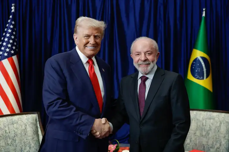 Imagem de Trump deseja feliz aniversário a Lula e mantém tom cauteloso sobre acordo tarifário