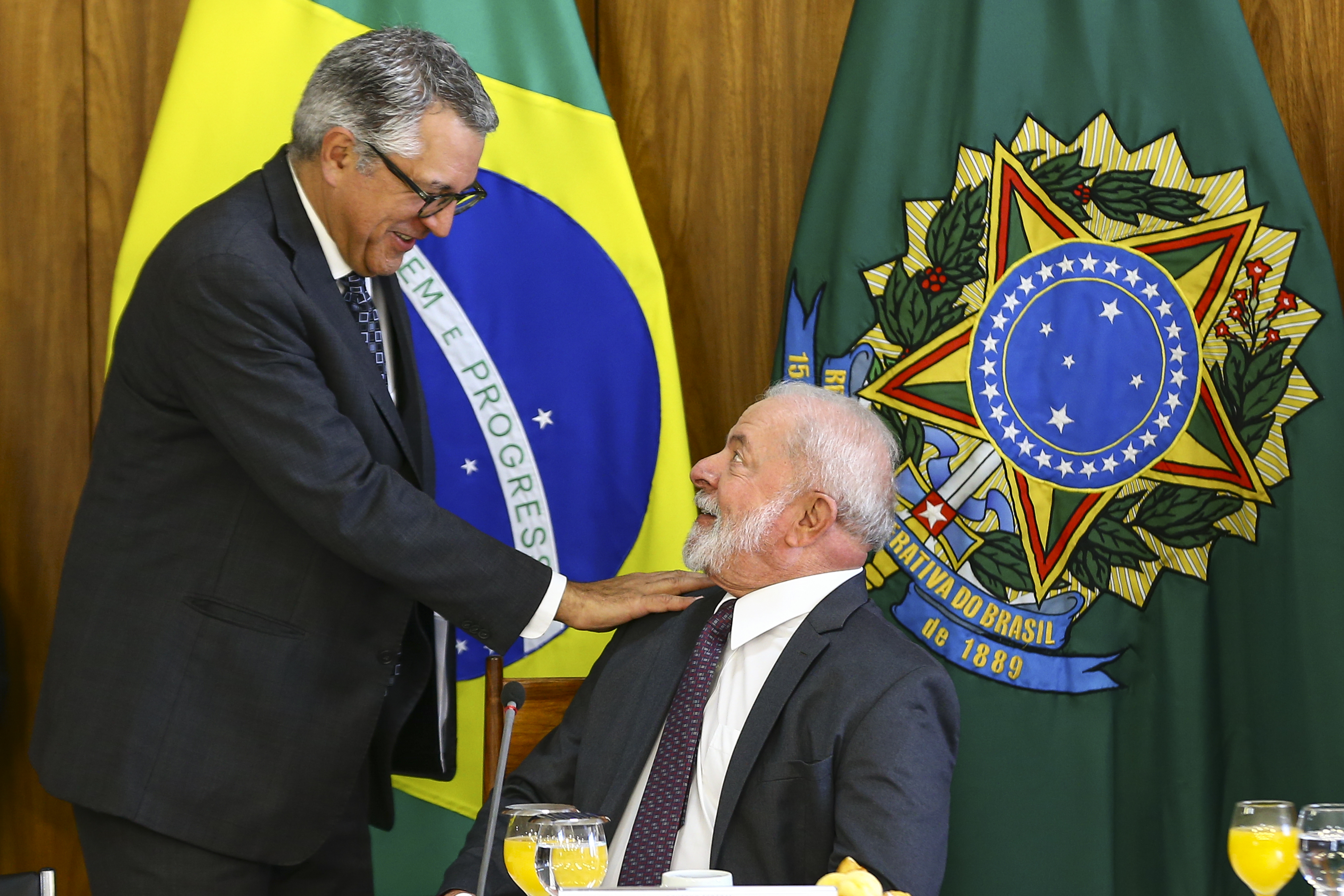 Imagem de Governo Lula firmou contratos de R$ 300 milhões com empresa ligada ao dono do Banco Master