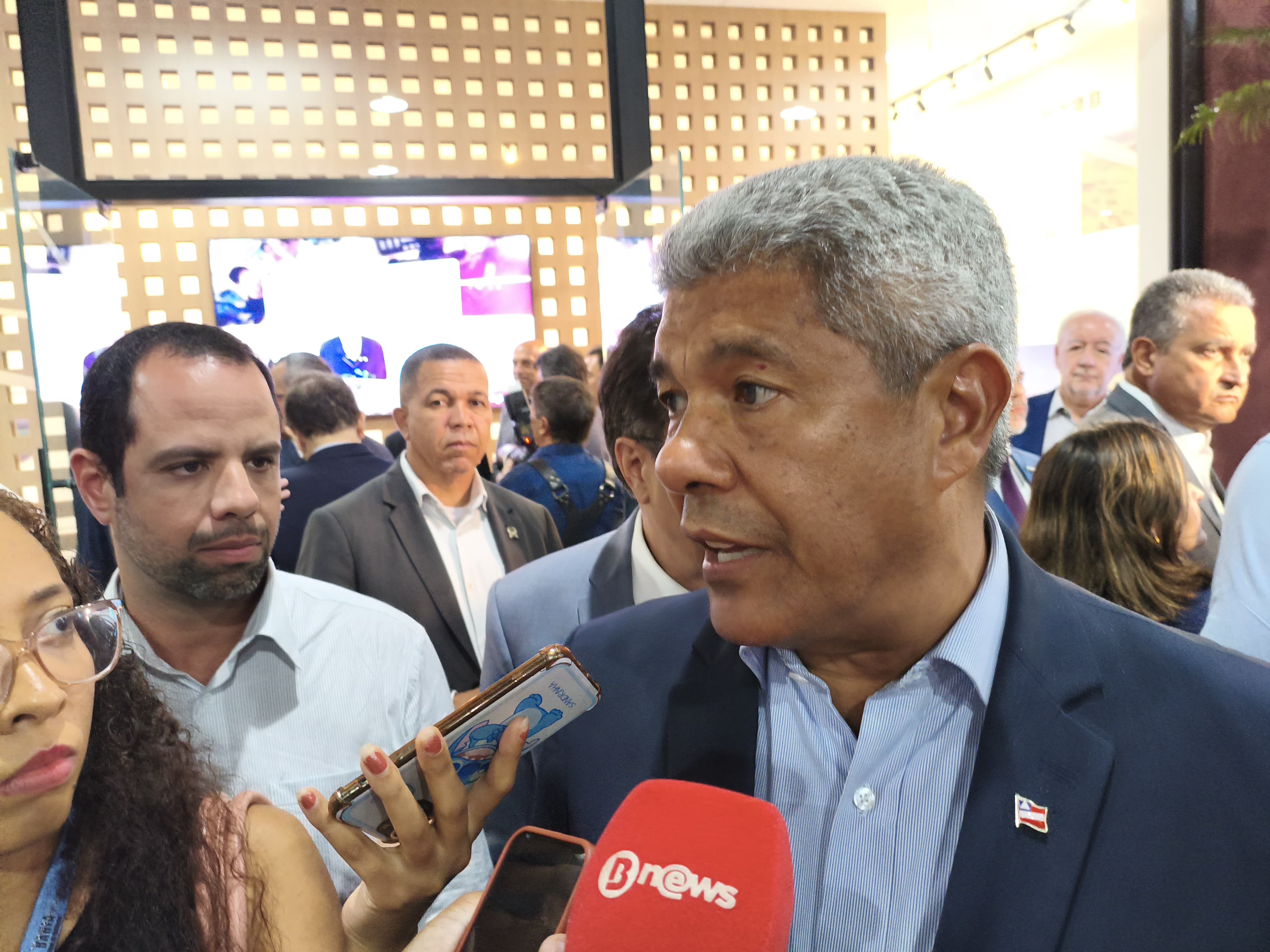 Imagem de Jerônimo Rodrigues diz que não vai “soltar a mão” dos investigados na Operação Overclean