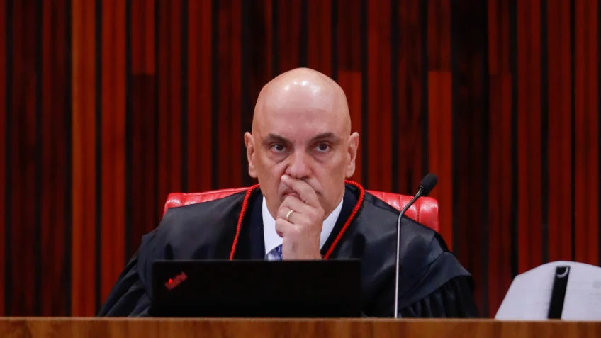 Imagem de Moraes valida aumento do IOF por decreto, mas barra tributação sobre “risco sacado”