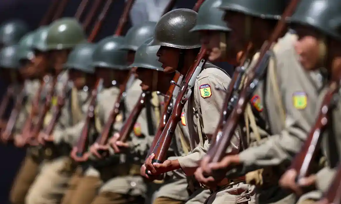 Imagem de Exército cumpre prisões de militares condenados pelo STF em caso de “trama golpista”