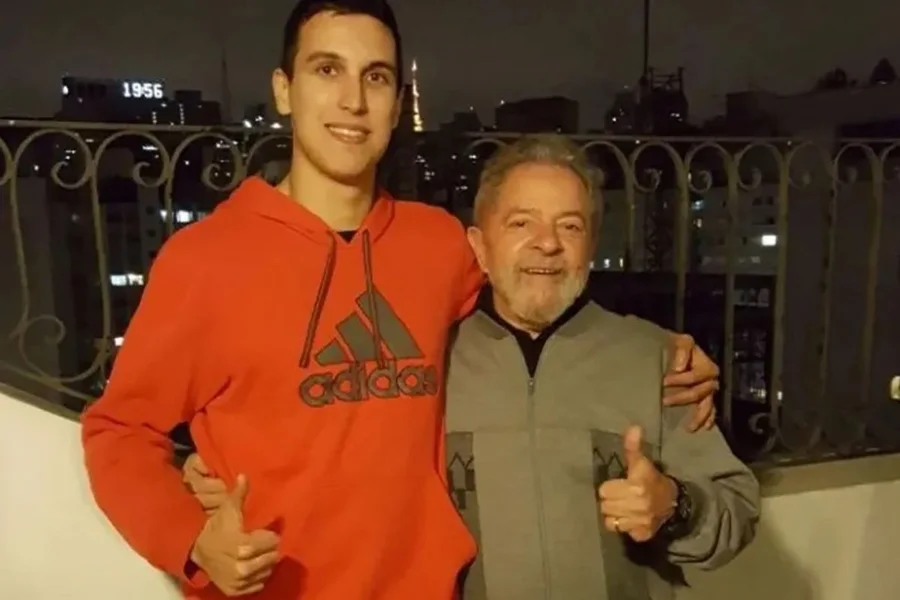 Imagem de Lula exonera assessor que atuou em sua defesa na Lava Jato