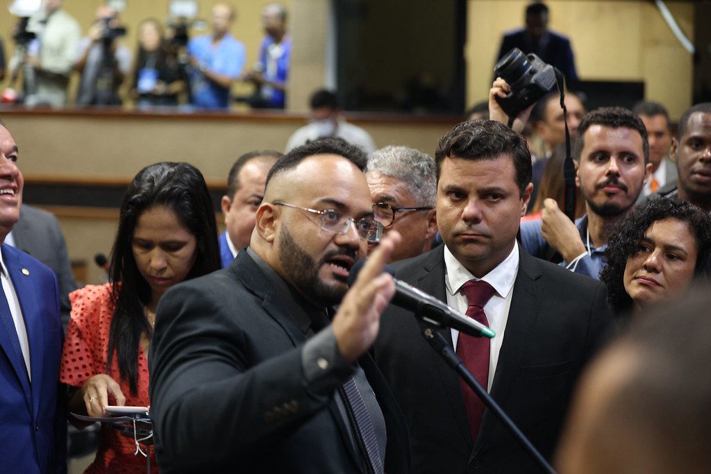 Imagem de “A lógica do PT: Jerônimo banca com milhões ditadura de Cuba e esquece o povo Bahia”, critica Leandro de Jesus