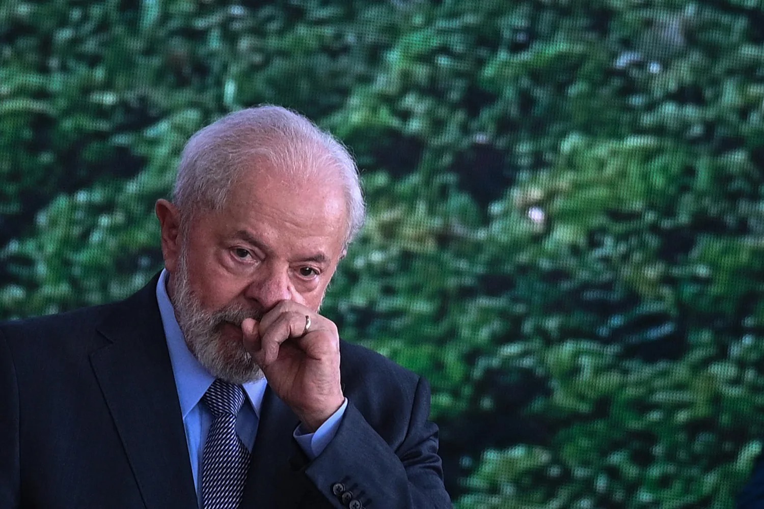 Imagem de Lula promete regulamentar redes sociais: “Doa a quem doer”