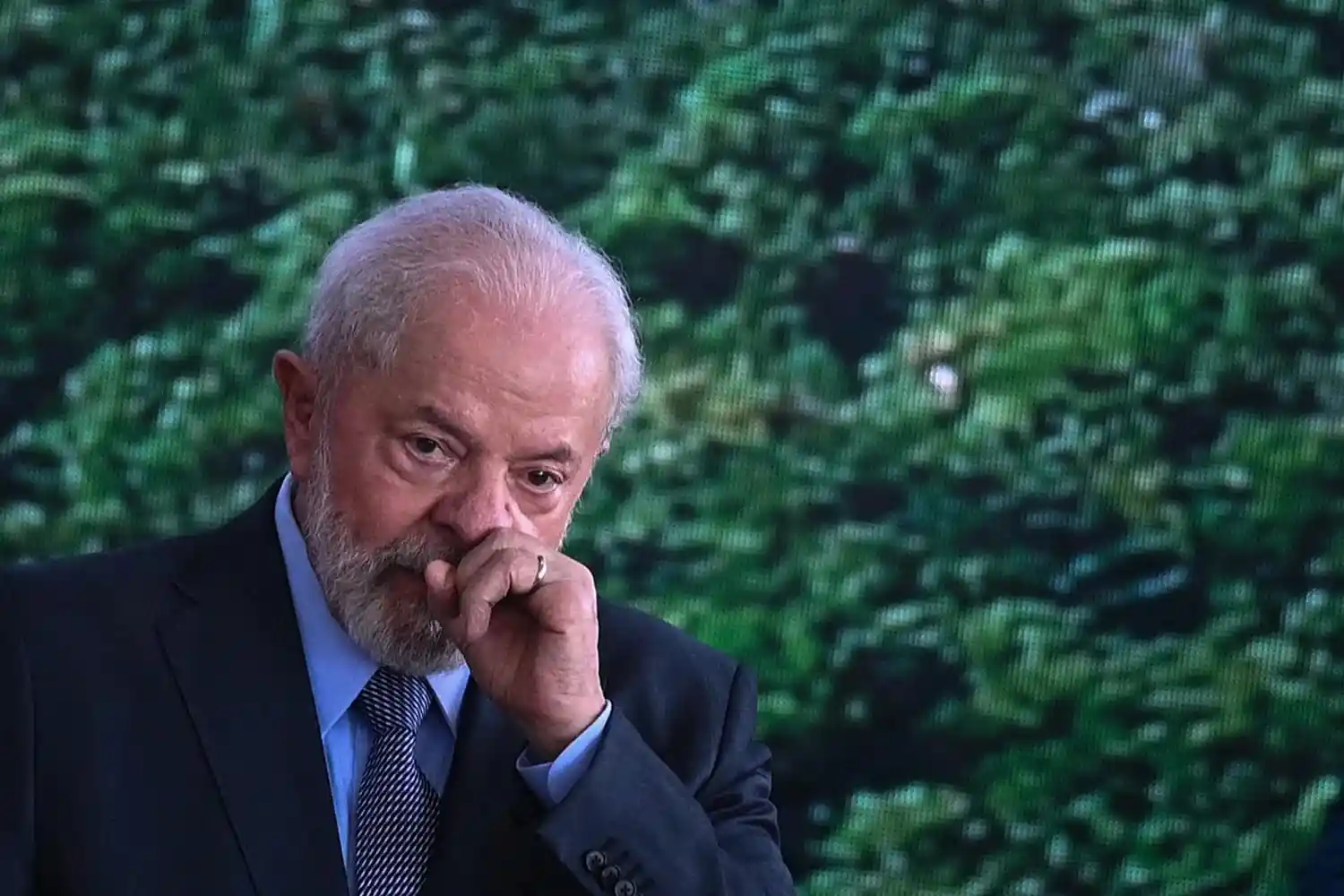 Imagem de Lula promete regulamentar redes sociais: “Doa a quem doer”