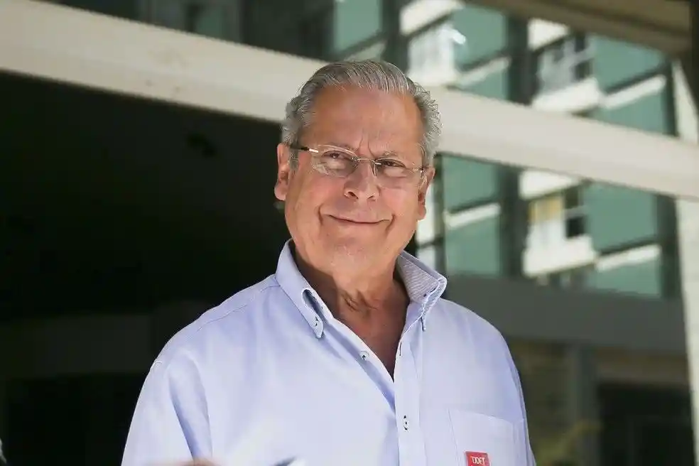 Imagem de Lula pede votos para José Dirceu e chama possível eleição de “reparação histórica”