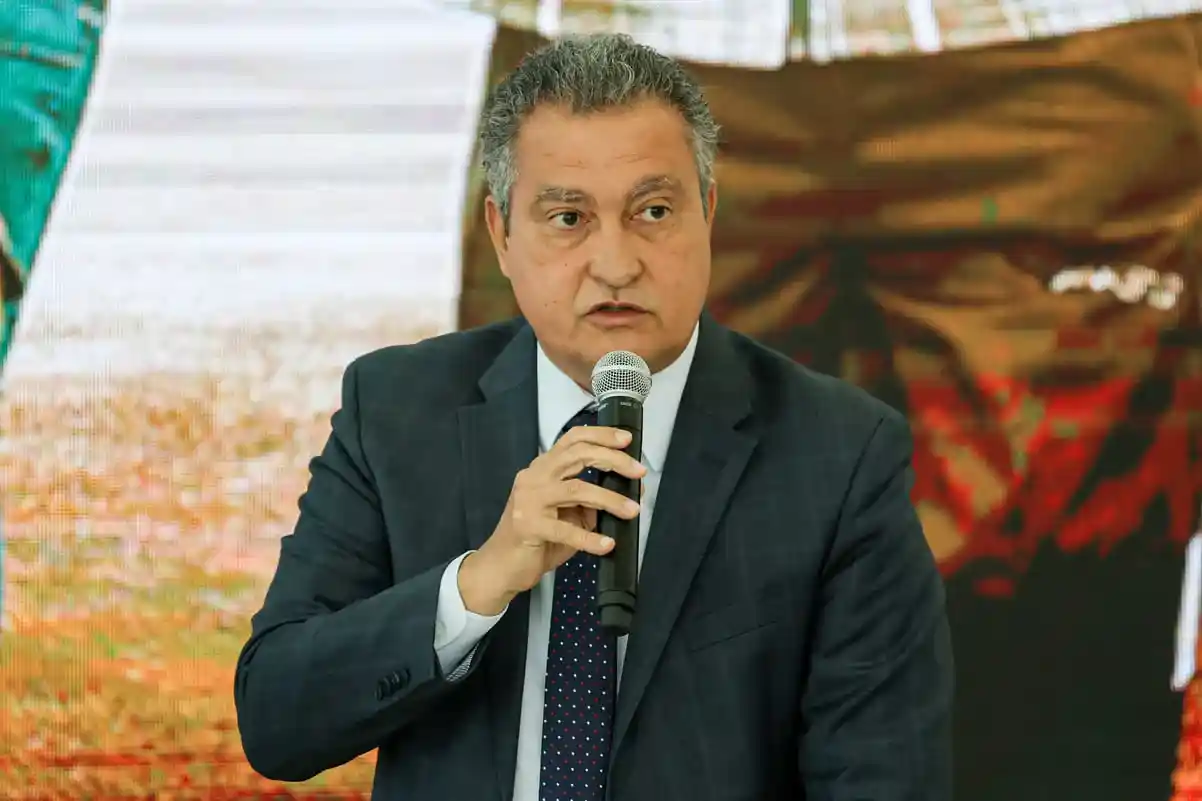 Imagem de Suplente de Rui Costa mantém apoio a deputado preso e condenado por chefiar organização criminosa