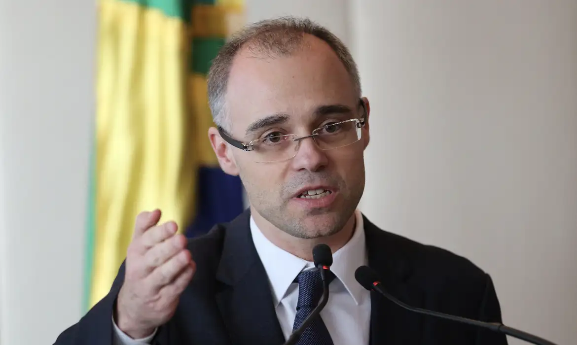 Imagem de "Juiz não deve ter riqueza como objetivo", diz André Mendonça