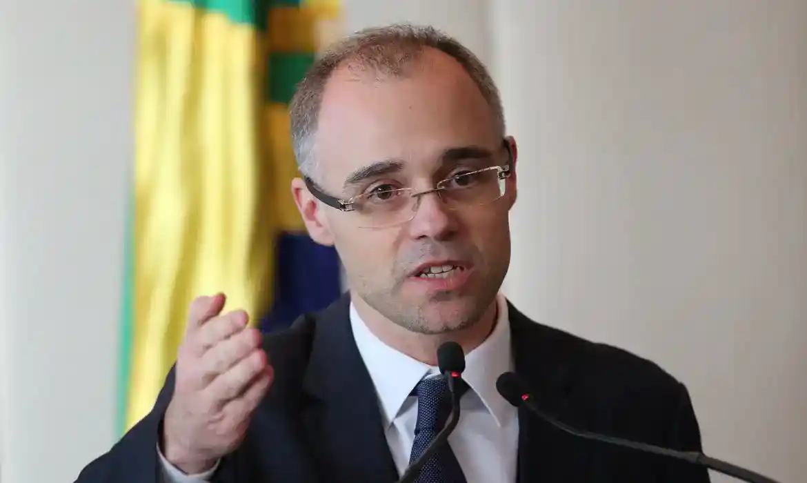 Imagem de "Juiz não deve ter riqueza como objetivo", diz André Mendonça