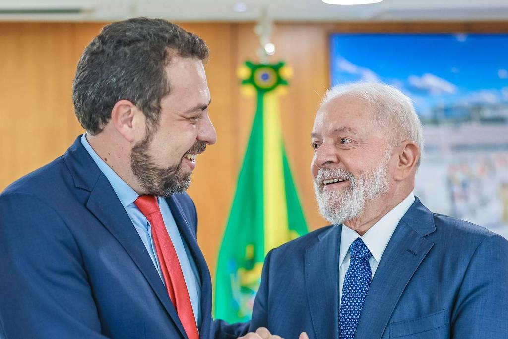 O deputado federal Guilherme Boulos e o presidente Luiz Inácio Lula da Silva