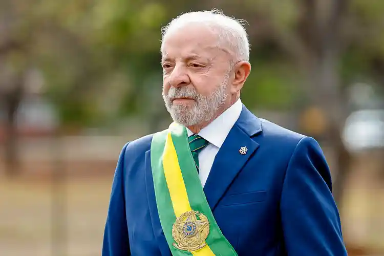 Imagem de Rejeição a Lula chega a 50%, enquanto Flávio Bolsonaro registra 45%, aponta PoderData/Aya