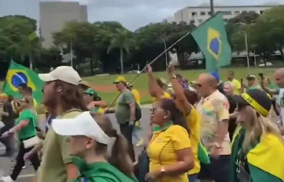 Imagem de STF vira alvo de críticas em manifestação por anistia em Brasília
