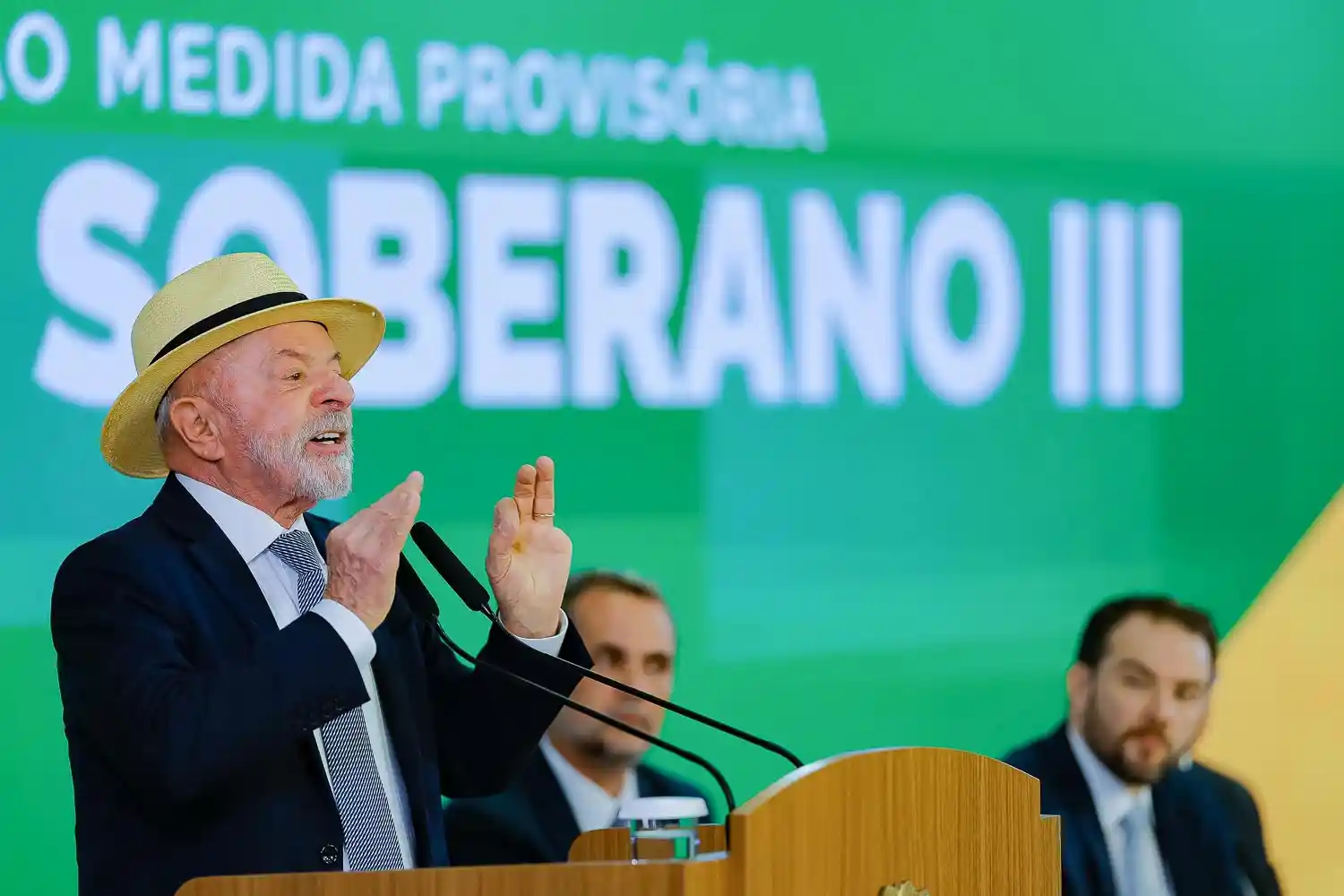 Imagem de Governo Lula promete recorrer à Lei da Reciprocidade após nova tarifa dos EUA