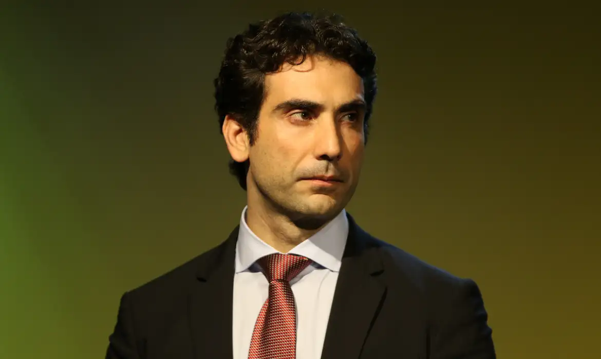 Imagem de ‘Momento de calibragem’, diz Galípolo sobre a política de juros do Banco Central