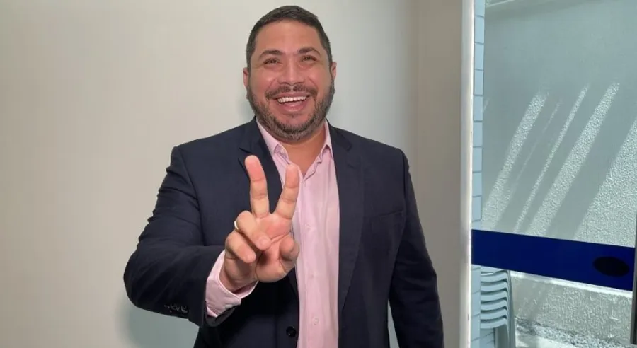 Imagem de Ex-assessor de Hugo Motta movimentou R$ 3,1 milhões em 6 meses com salário de R$ 3,3 mil