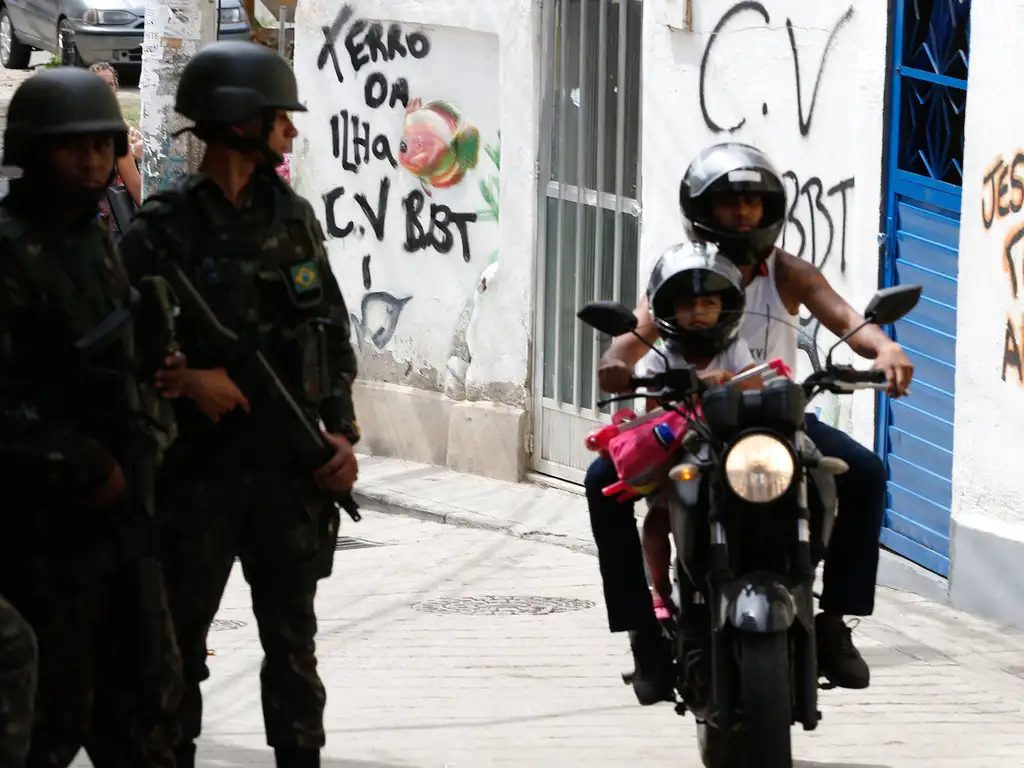 Imagem de Pesquisa revela: 87% dos moradores de favelas apoiam megaoperação contra o CV no Rio