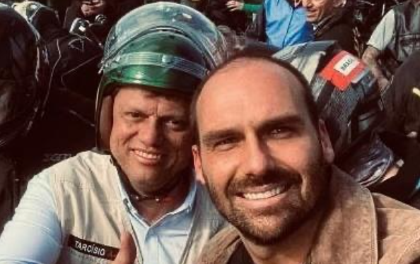 Imagem de Bolsonaro declara reconciliação entre Eduardo e Tarcísio após conflito sobre tarifaço