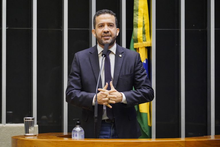 Processo de cassação do mandato do deputado André Janones (Avante-MG) seguirá tramitando no Conselho de Ética